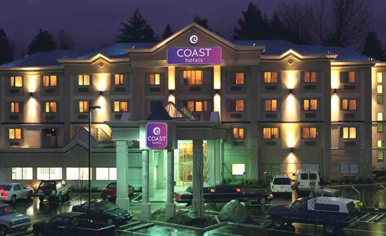 Coast Abbotsford Hotel & Suites Exterior photo